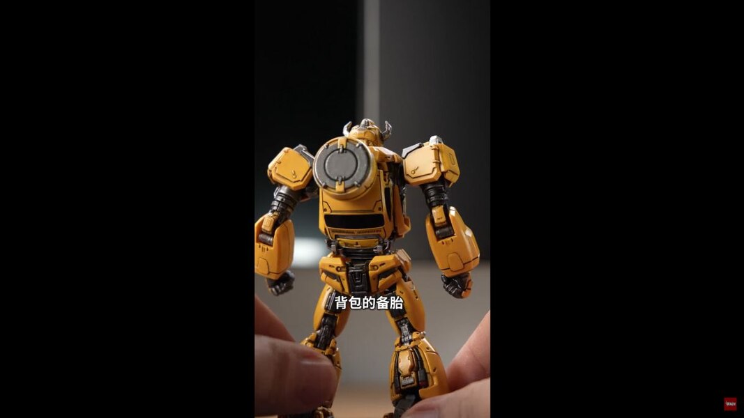 Threezero MDLX Bumblebee In Hand Image  (12 of 28)